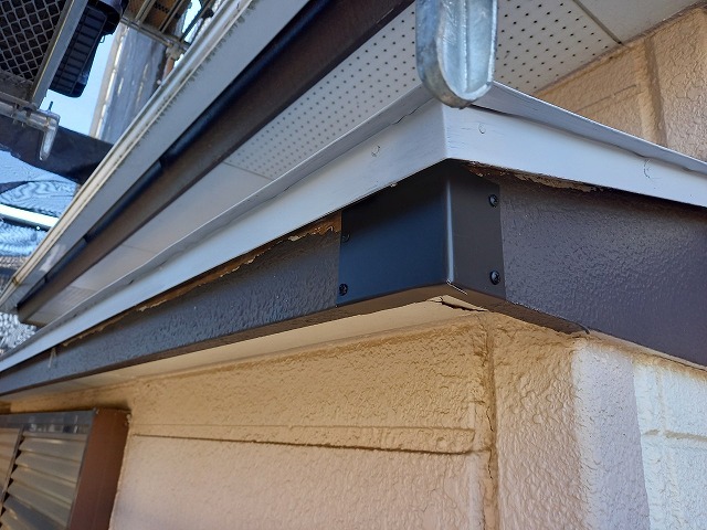 腐食した垂木に板金施工